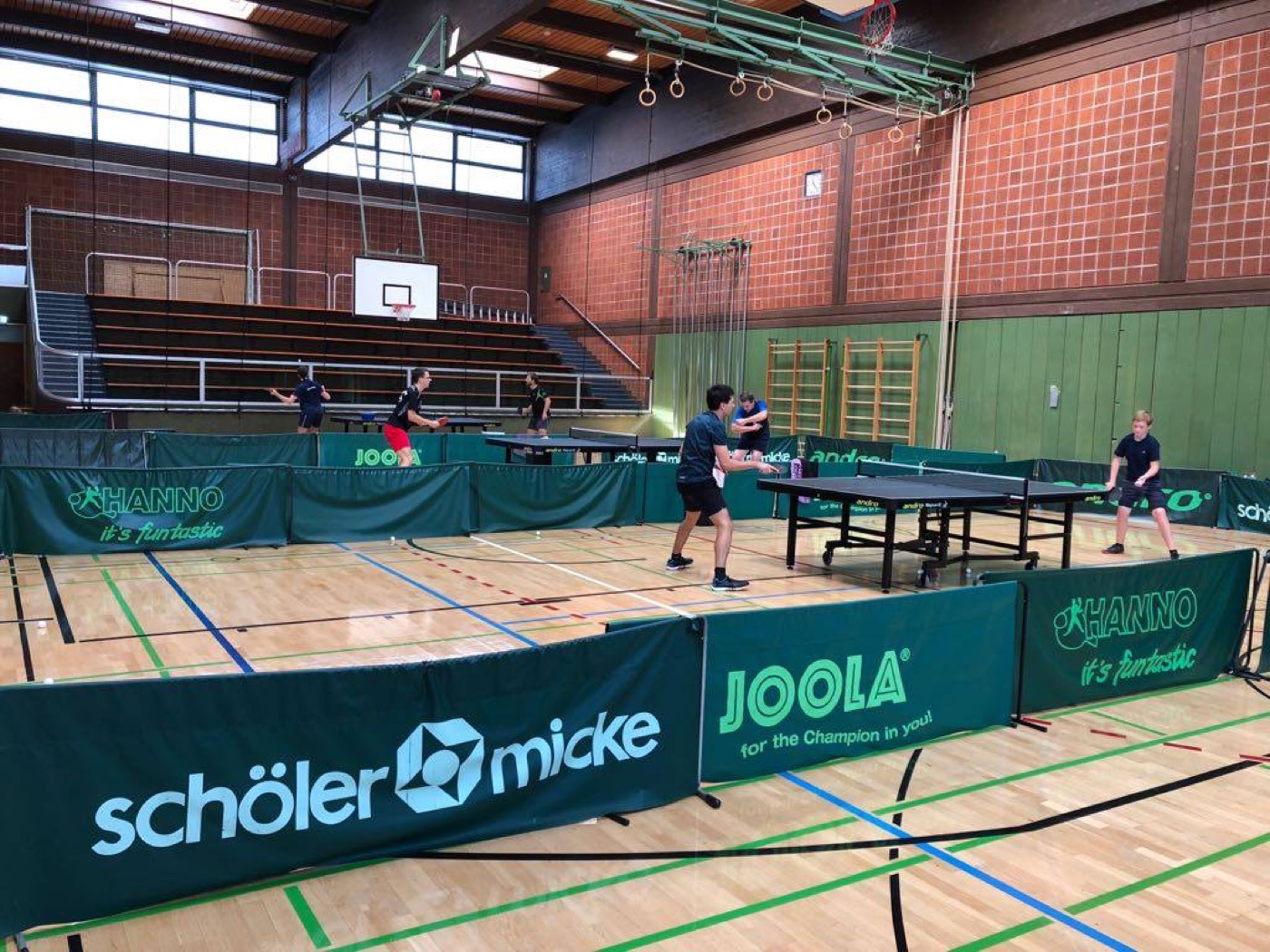 Spielszene beim TSV Karlstadt Tischtennis